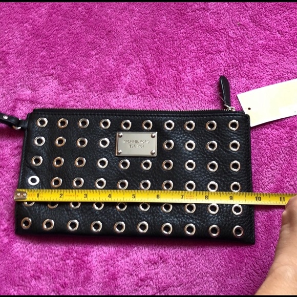 NWT Michael Kors Wristlet Clutch - Picture 5 of 6